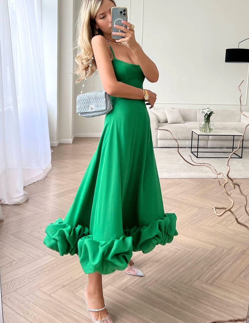 Vestido largo con tirantes finos, falda acampanada y volantes para mujer
