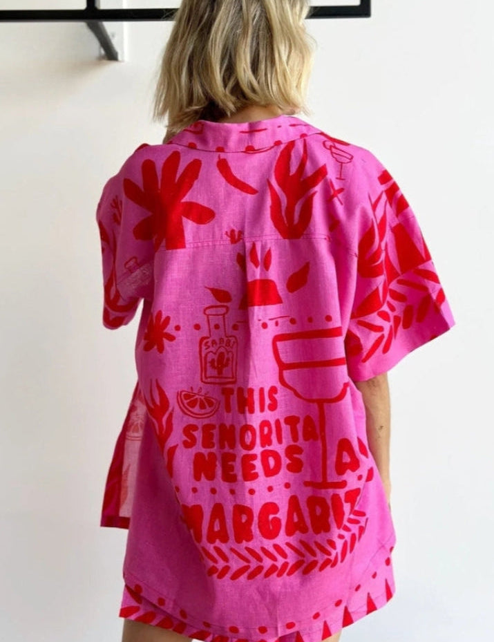 Conjunto de dos piezas de camisa y pantalón corto estampado para mujer para verano