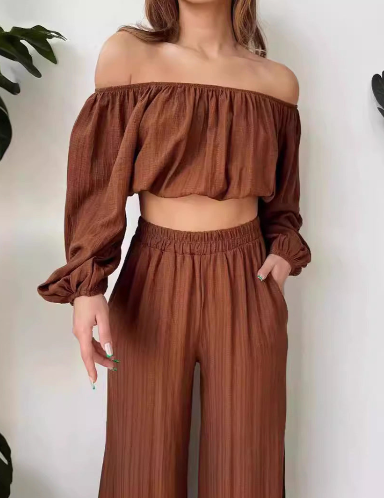 Conjunto de dos piezas con hombros descubiertos y fruncido para mujer, con mangas largas y pantalones anchos