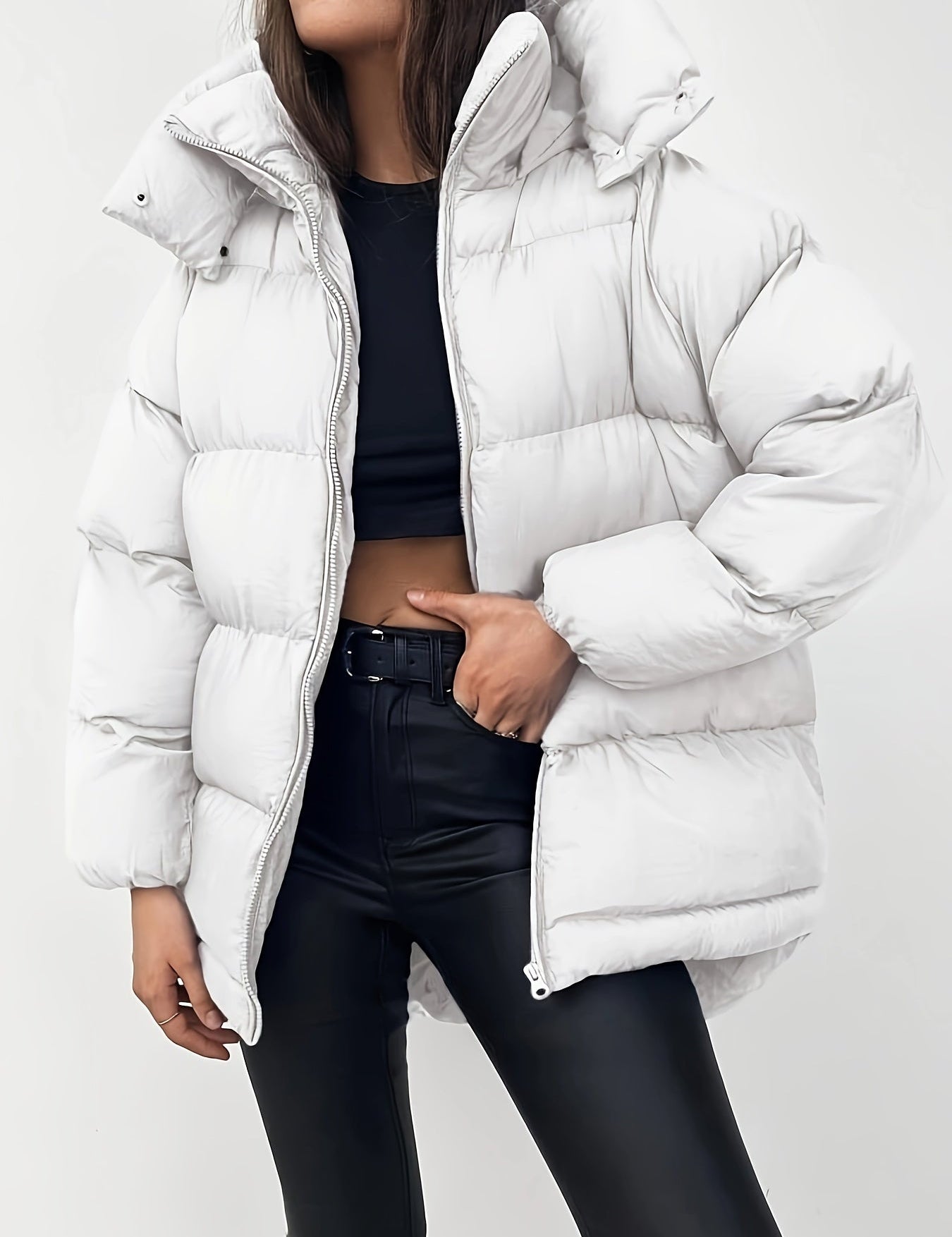 Chaqueta acolchada corta con capucha para mujer, cuello alto y diseño acolchado