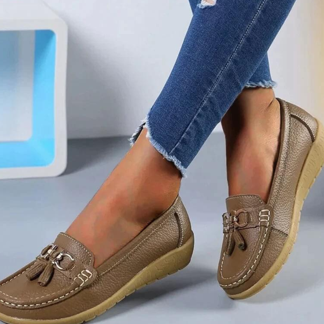 Zapatos sin cordones para mujer con detalle de borla y suela acolchada