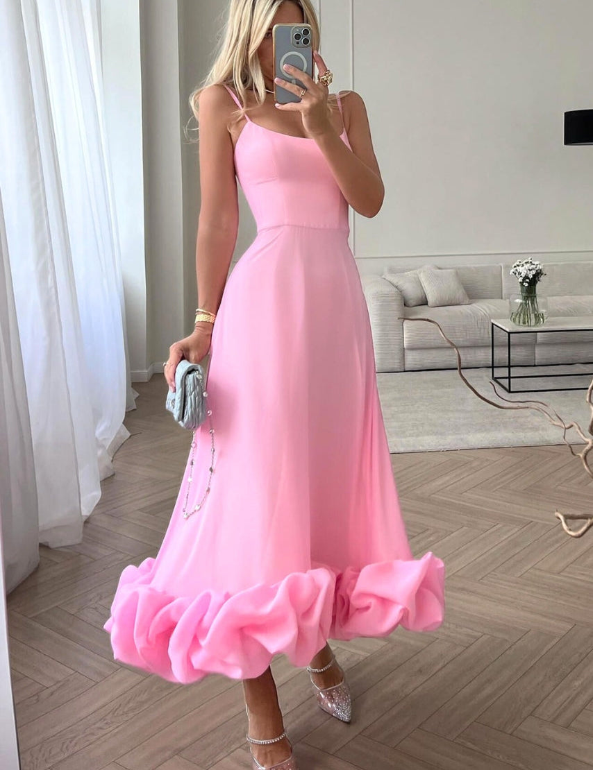 Vestido largo elegante y fluido para mujer con dobladillo con volantes