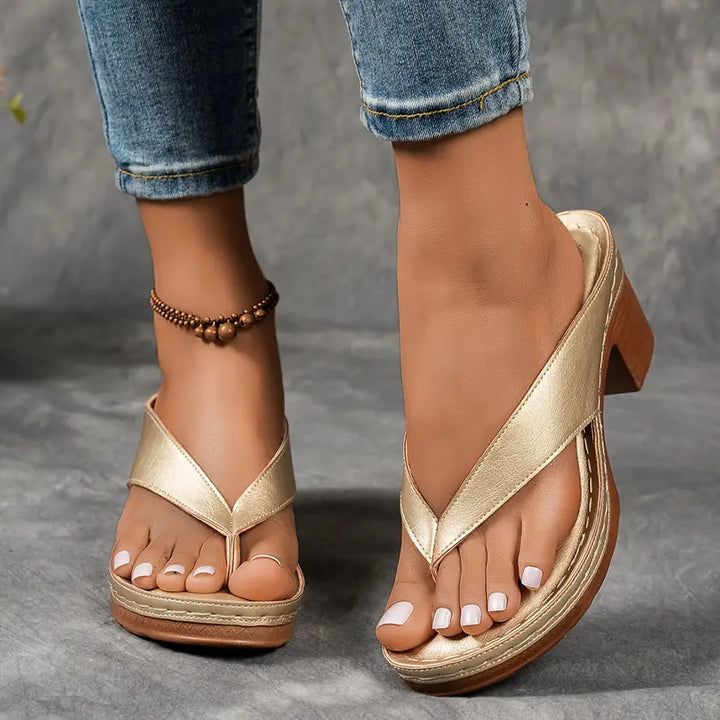 Sandalias tipo chanclas con plataforma para mujer