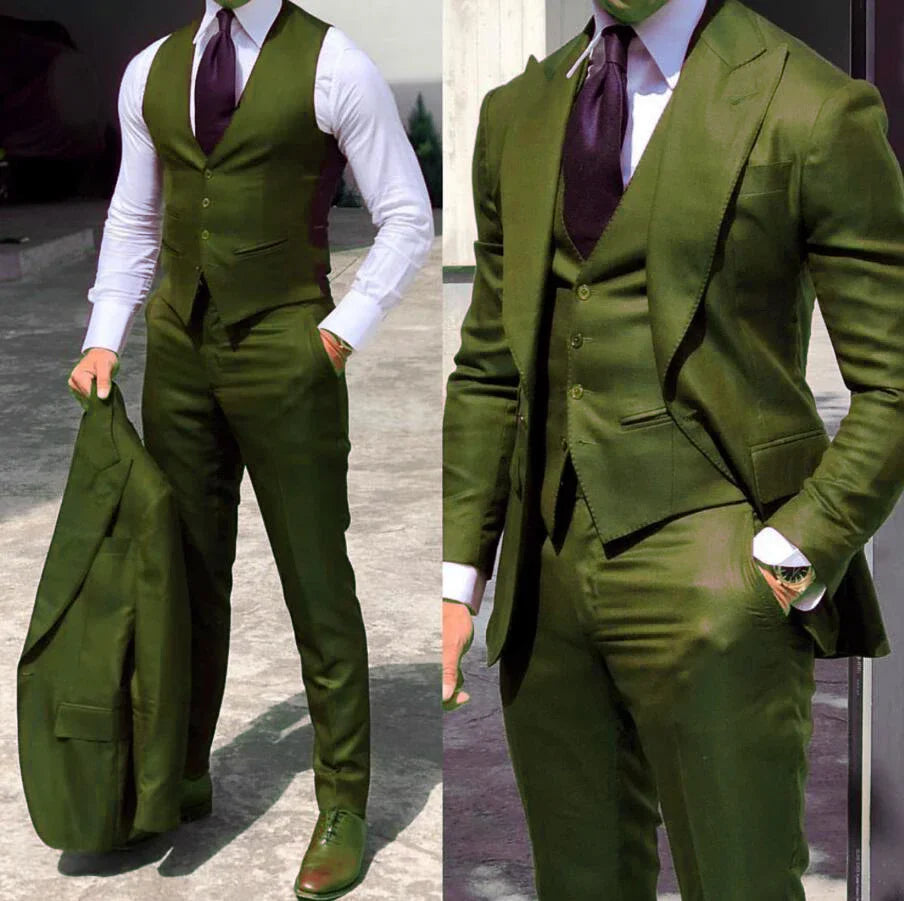 Traje de tres piezas ajustado para hombre con blazer, chaleco y pantalón