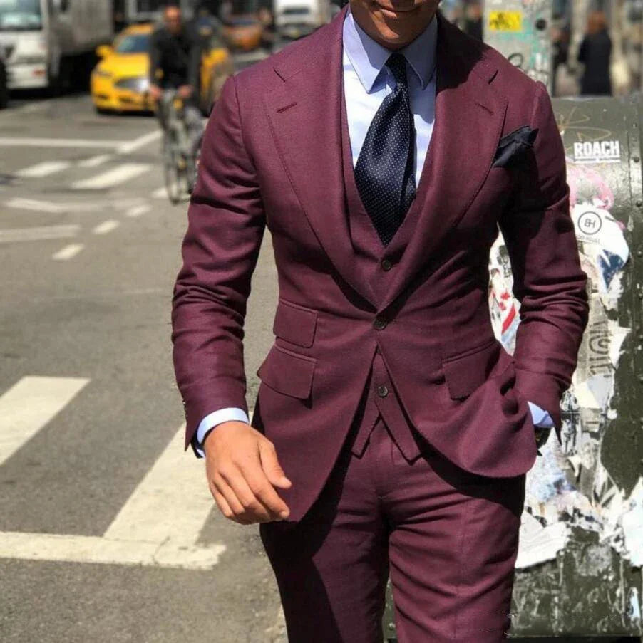 Traje de tres piezas ajustado para hombre con blazer, chaleco y pantalón