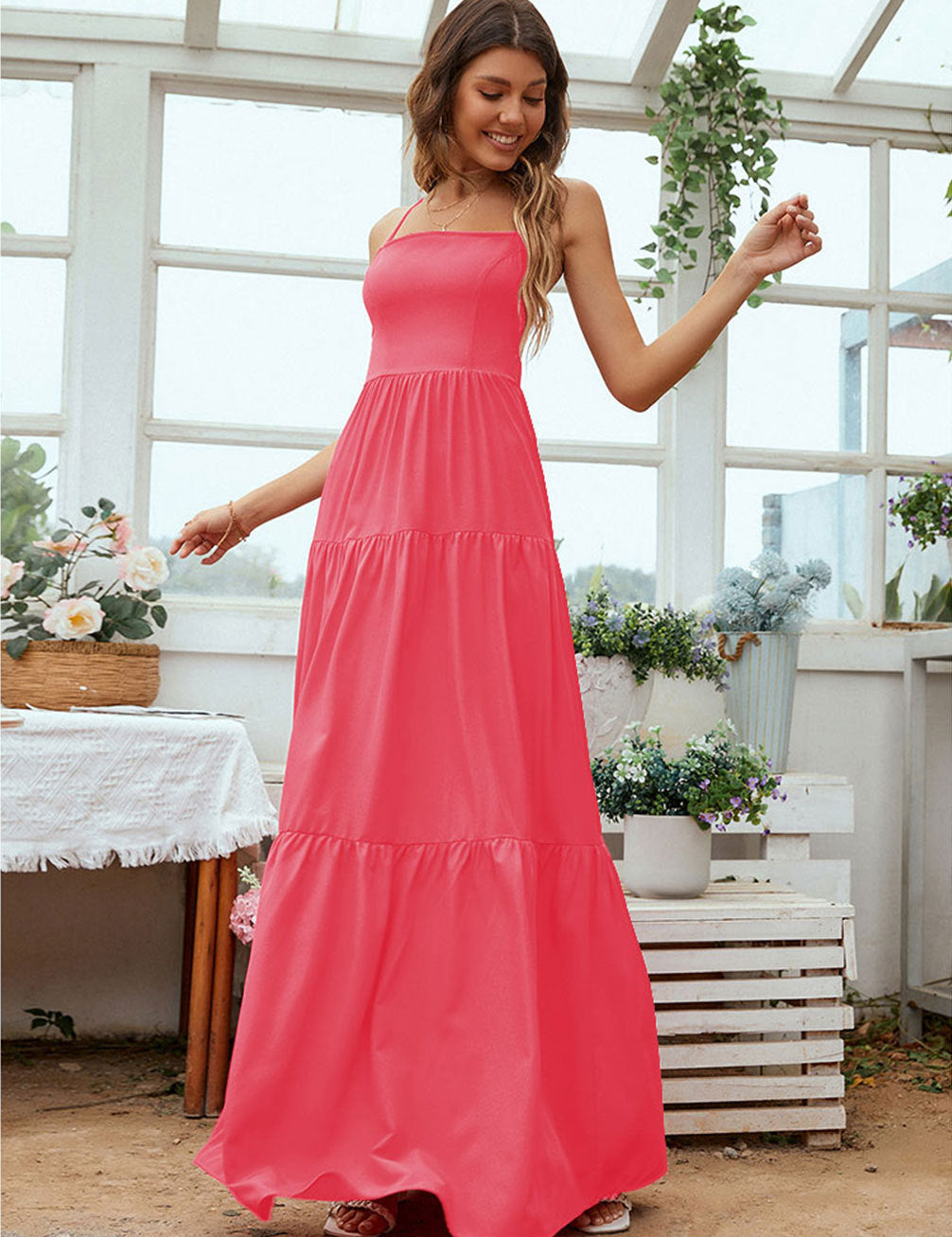 Vestido largo con espalda descubierta y tirantes finos para mujer