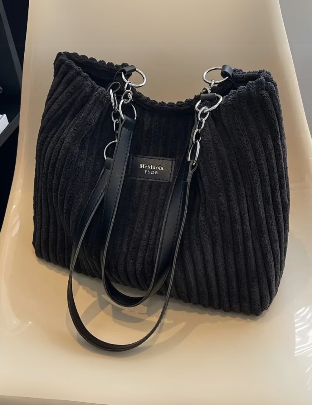 Bolso de hombro acolchado para mujer con diseño de doble correa