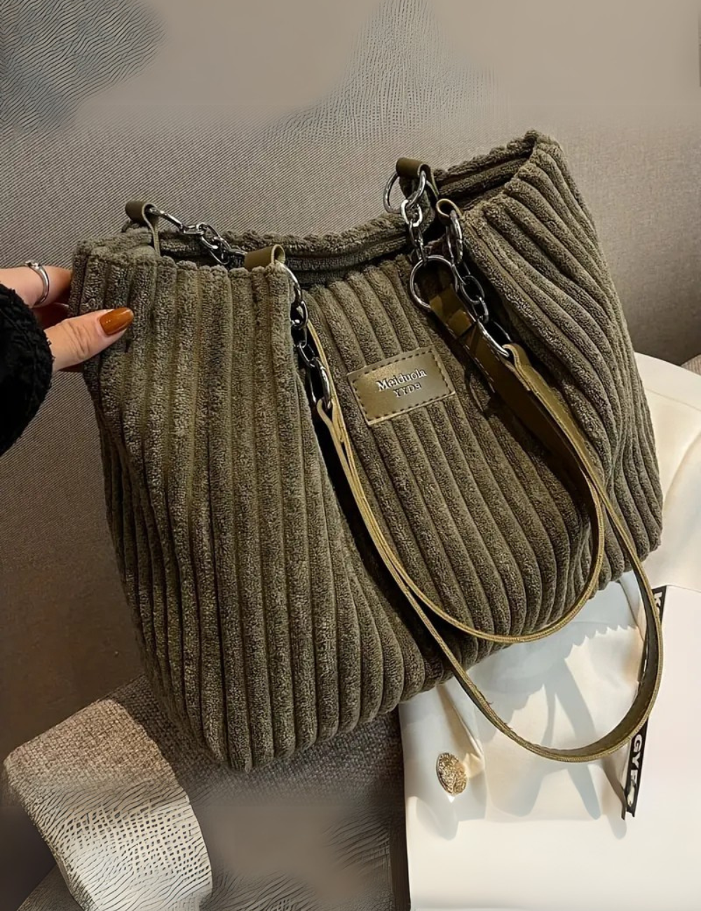 Bolso de hombro acolchado para mujer con diseño de doble correa