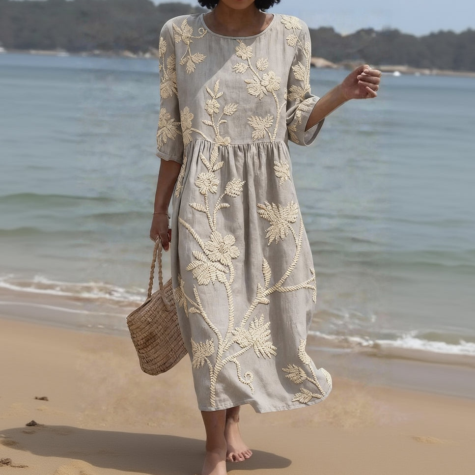 Nuria – Vestido de mujer con bordados florales