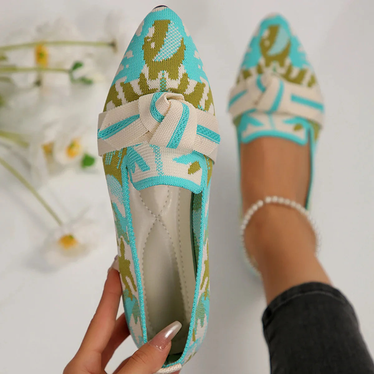 Bailarinas de punta puntiaguda sin cordones para mujer con detalle de lazo
