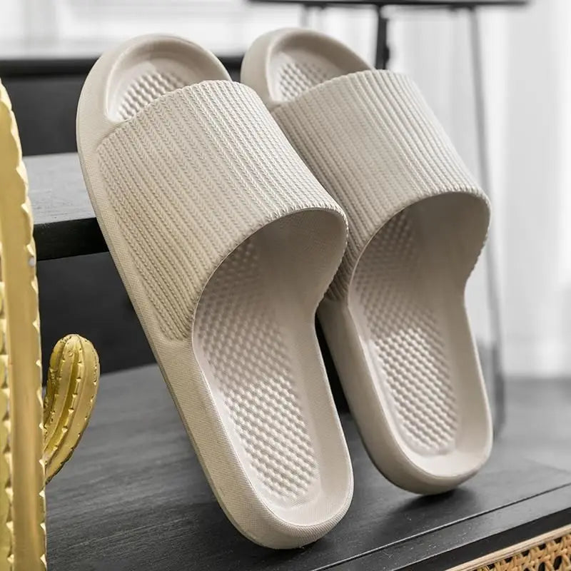 Sandalias de plataforma gruesa para mujer, ideales para usar en interiores y duchas.