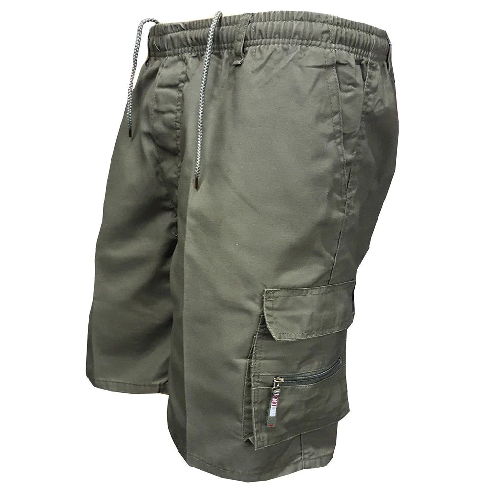 Pantalones cortos tácticos cargo para hombre con múltiples bolsillos y cintura con cordón.