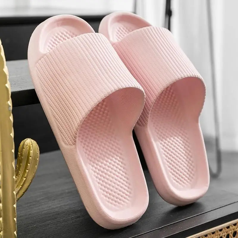 Sandalias de plataforma gruesa para mujer, ideales para usar en interiores y duchas.