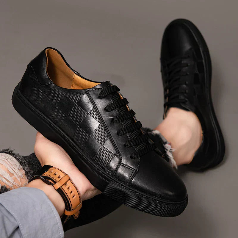 Zapatillas bajas para hombre con cordones y suela en contraste
