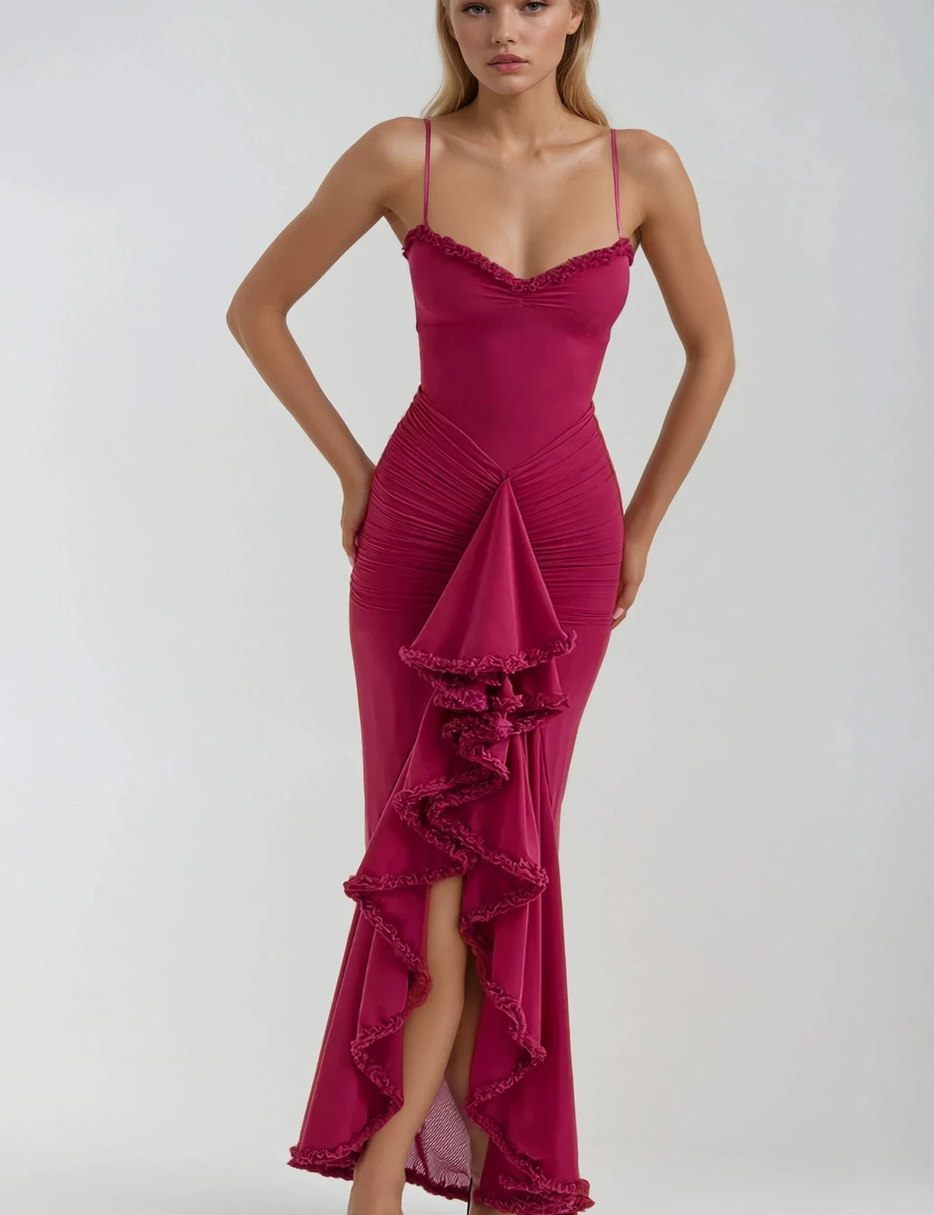 Vestido largo con volantes, tirantes finos y cintura fruncida para mujer