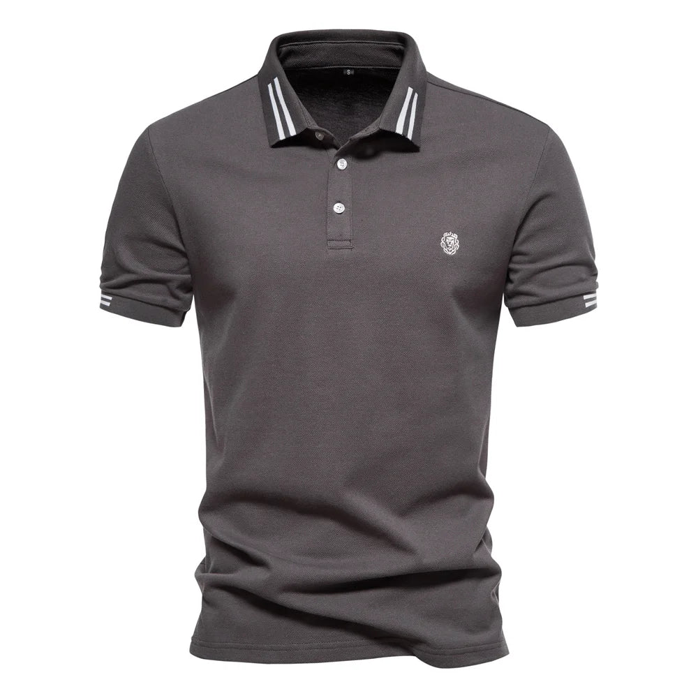Polo de manga corta para hombre con ribete de rayas y logotipo en el pecho