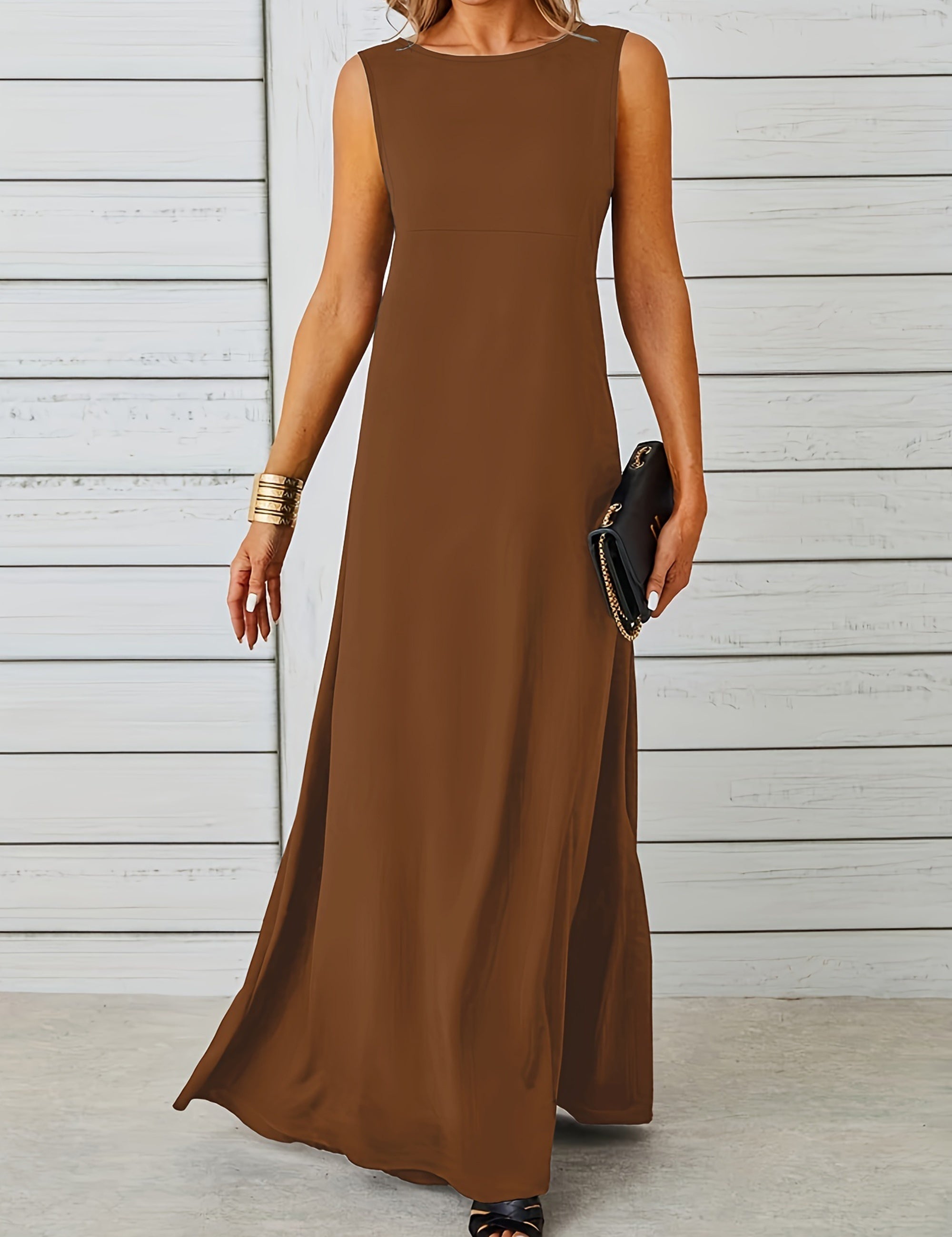 Vestido largo sin mangas para mujer con vuelo hasta el suelo y líneas limpias