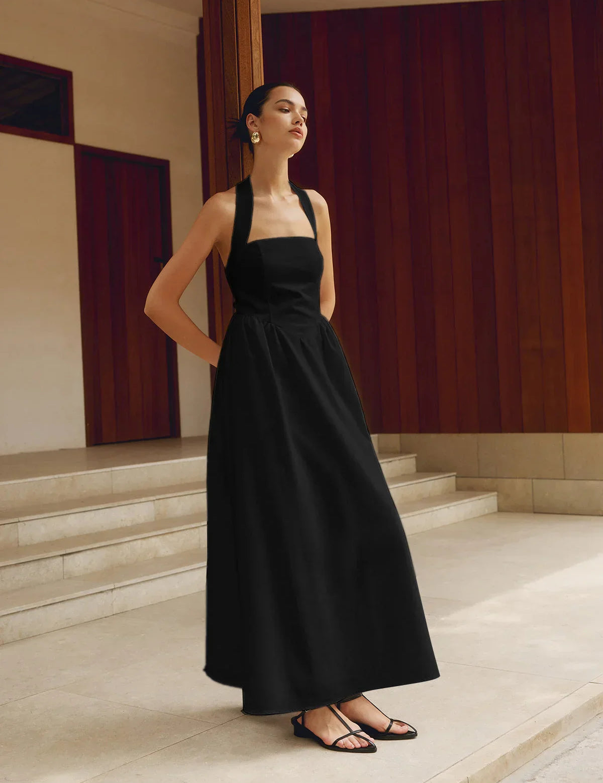 Vestido largo fluido de corte A con cuello halter para mujer