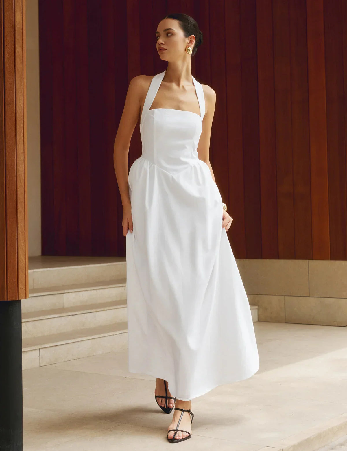 Vestido largo fluido de corte A con cuello halter para mujer