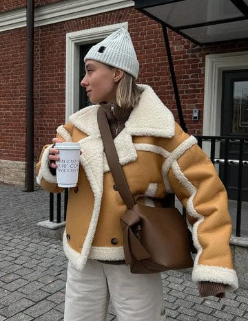 Chaqueta corta de invierno extragrande para mujer con ribete en contraste