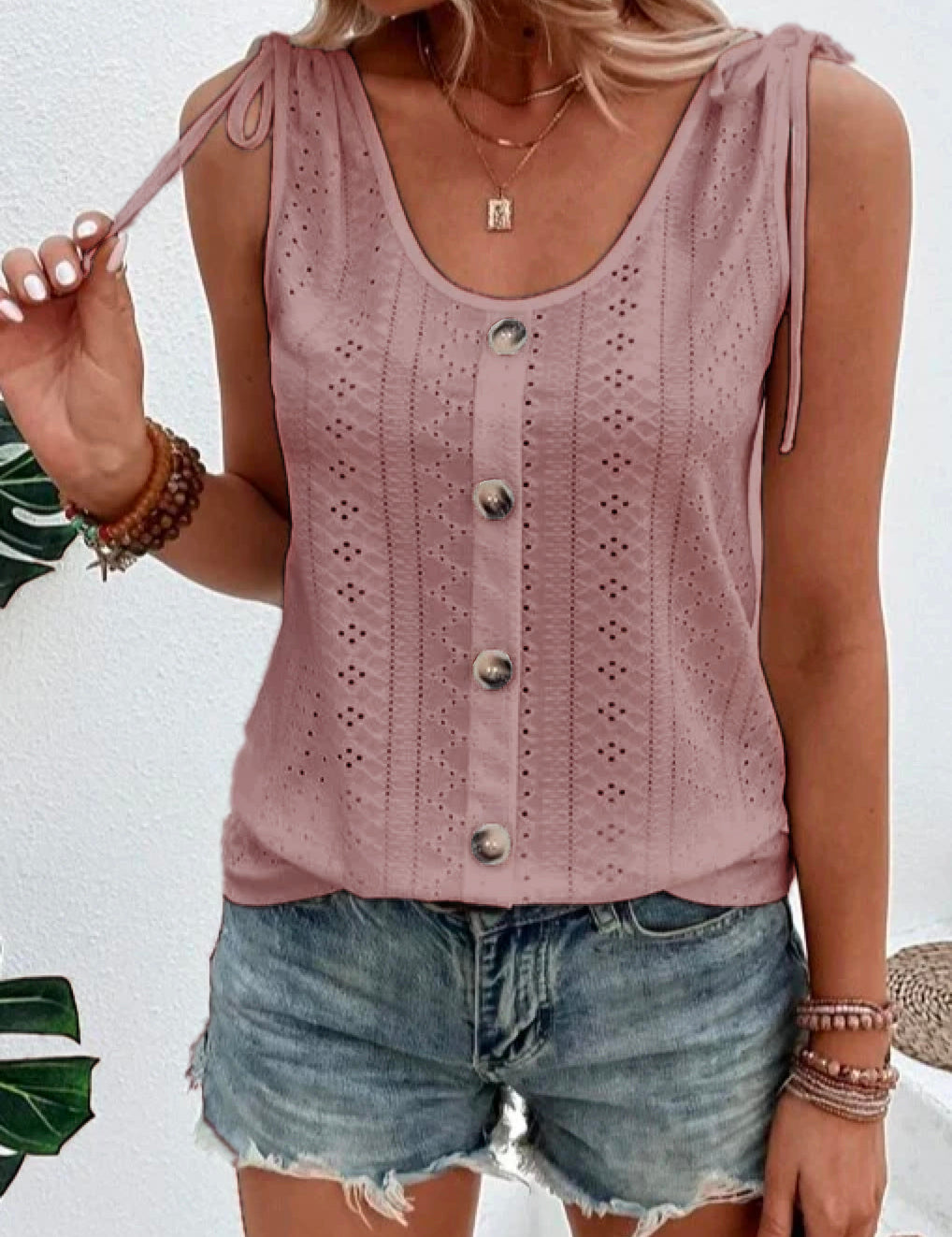 Camiseta ligera de verano para mujer con detalle de botones