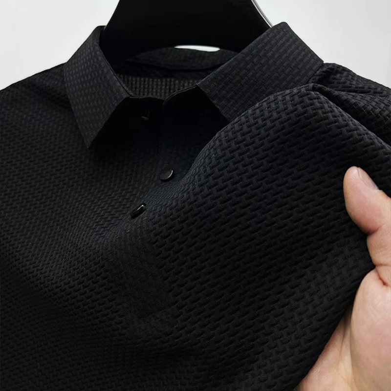 Polo de manga corta texturizado para hombre con detalle de botones modernos