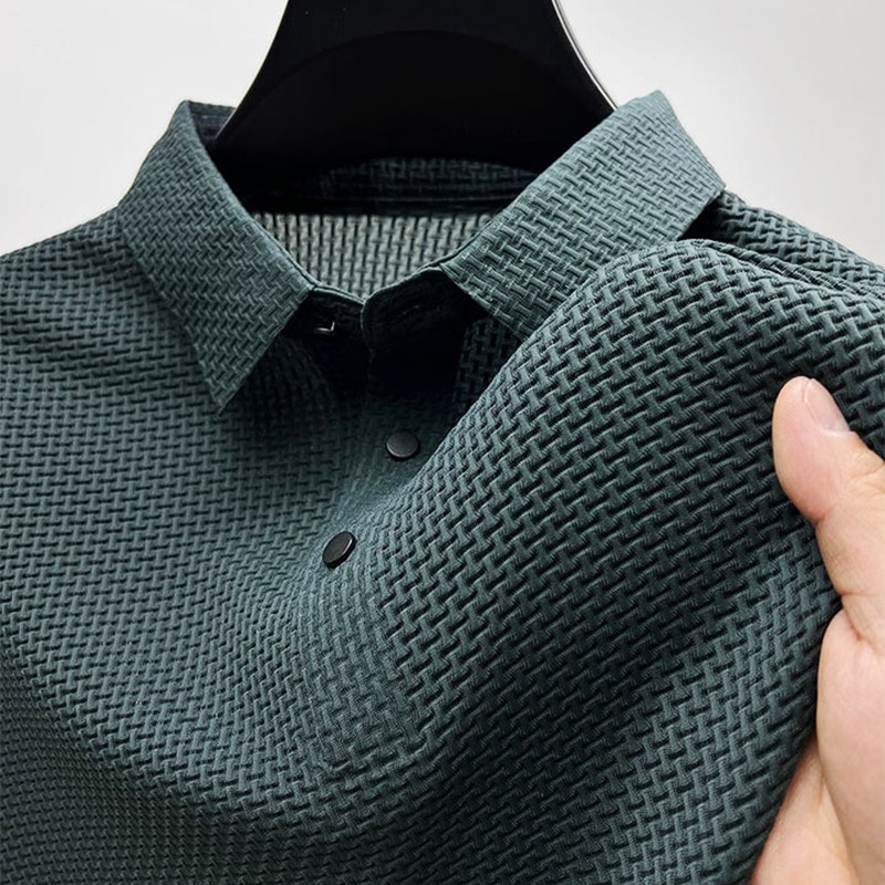 Polo de manga corta texturizado para hombre con detalle de botones modernos