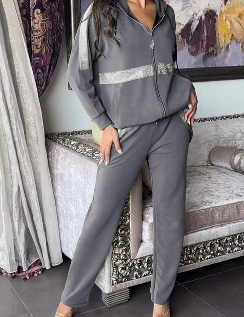 Conjunto de dos piezas para mujer con detalles de purpurina.