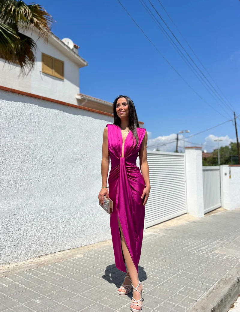 Vestido elegante con escote anudado al frente para mujer