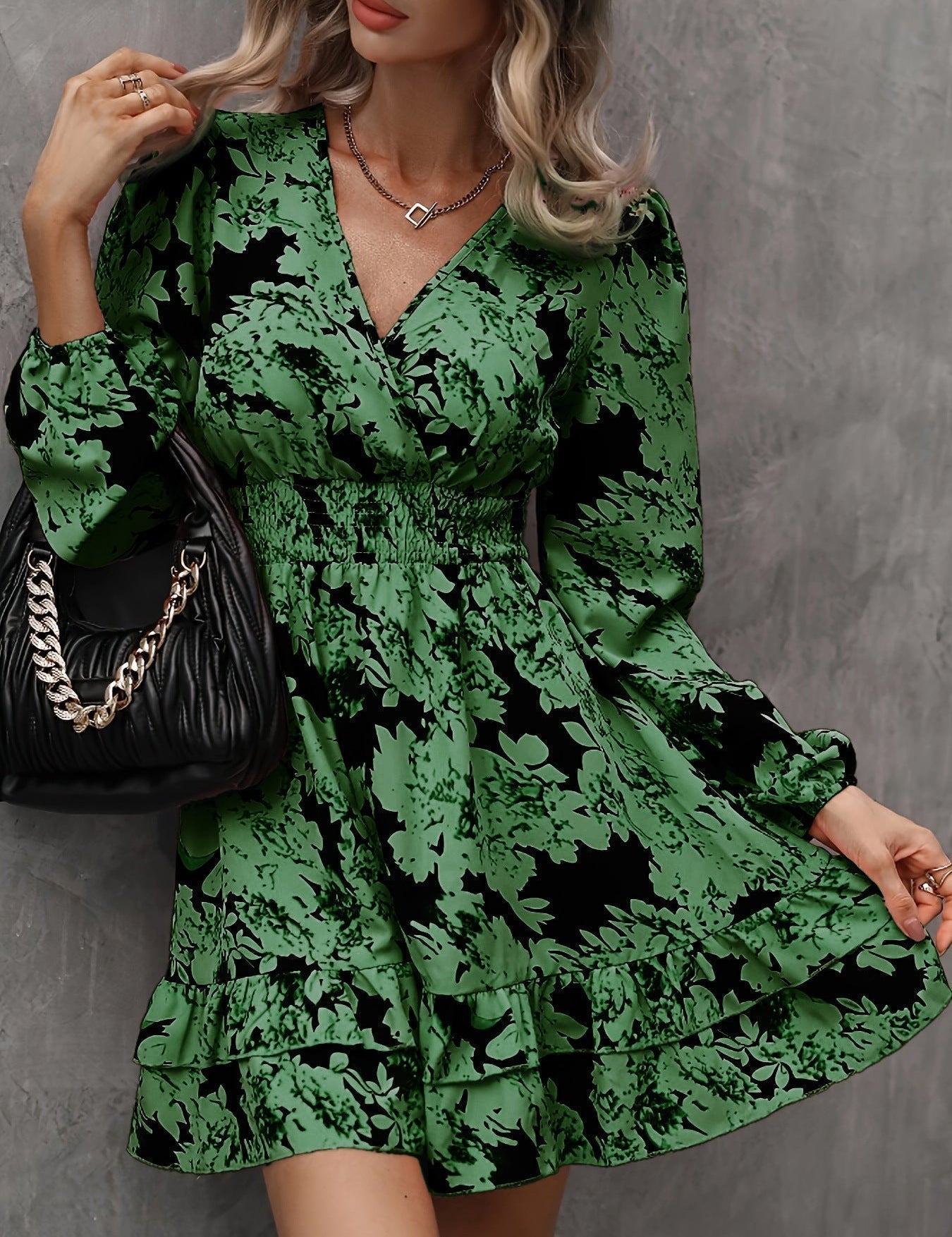 Vestido mini floral de manga larga para mujer con volantes en el dobladillo