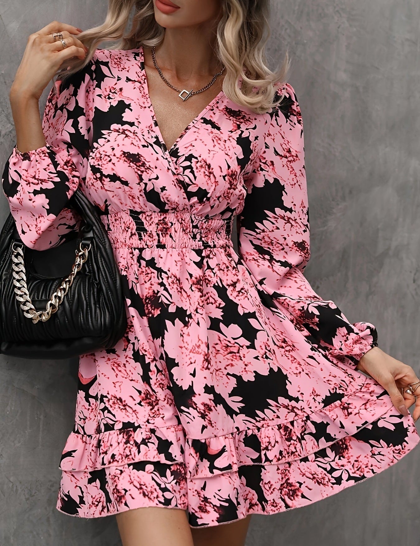 Vestido mini floral de manga larga para mujer con volantes en el dobladillo