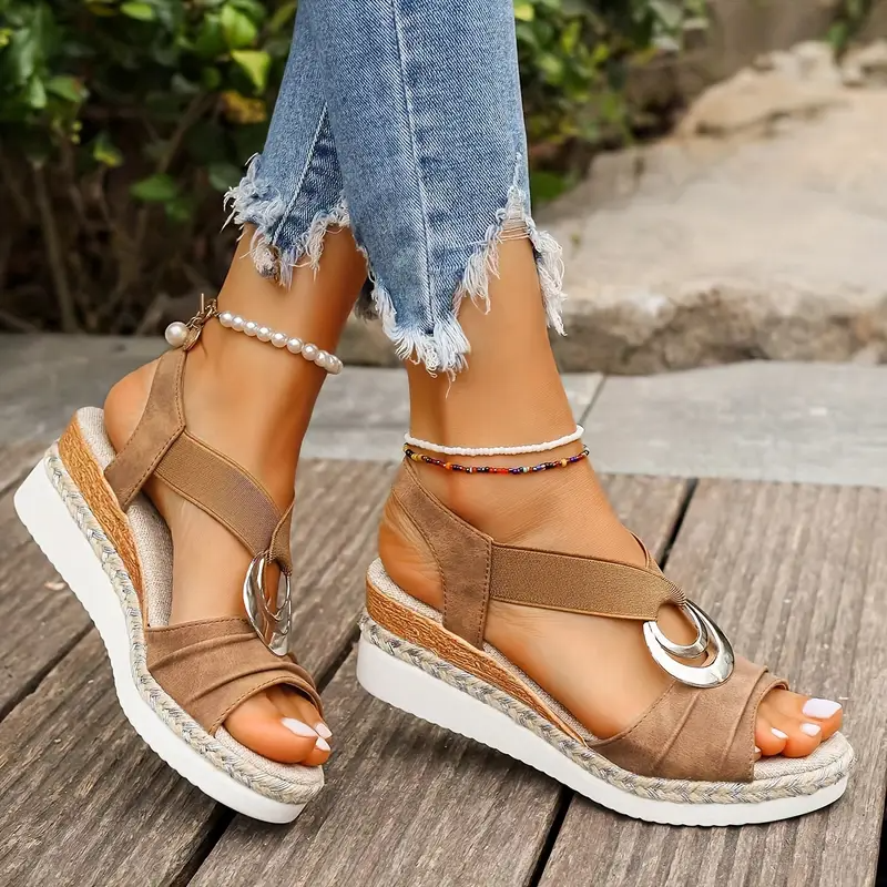 Sandalias de plataforma para mujer con tiras cruzadas y detalle de aro metálico